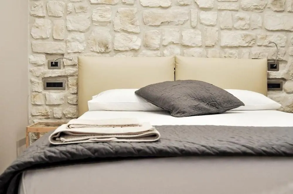 Olivia Rooms Eurialo Siraküza